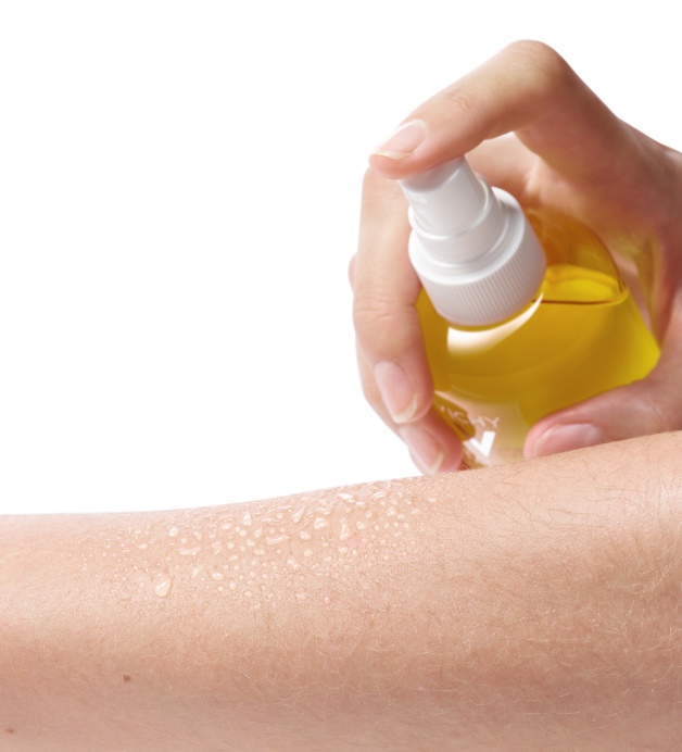 распылите средство на тело