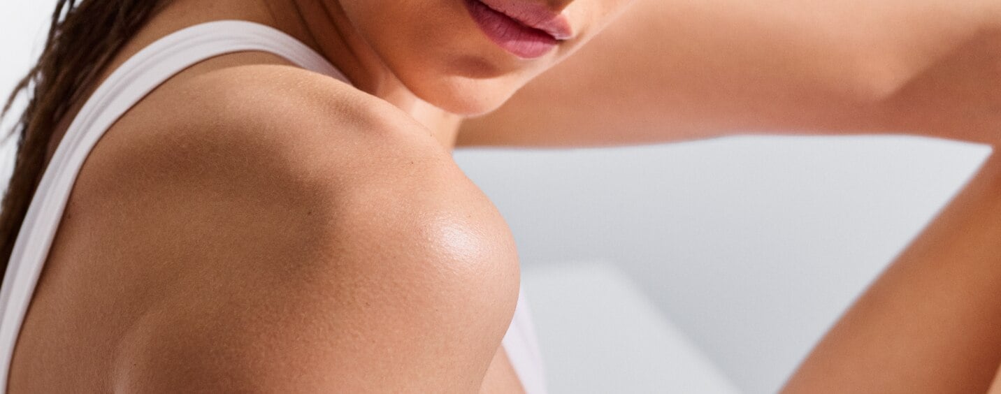 распределите руками