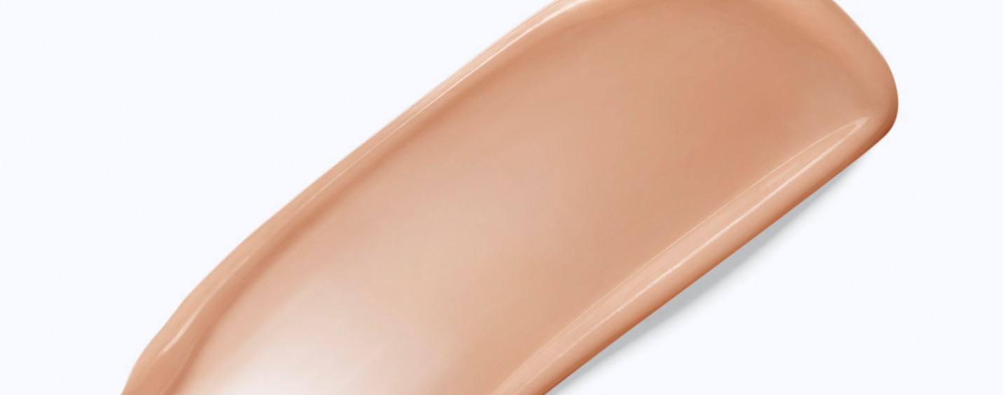 нанесите на все лицо, область вокруг глаз и шею