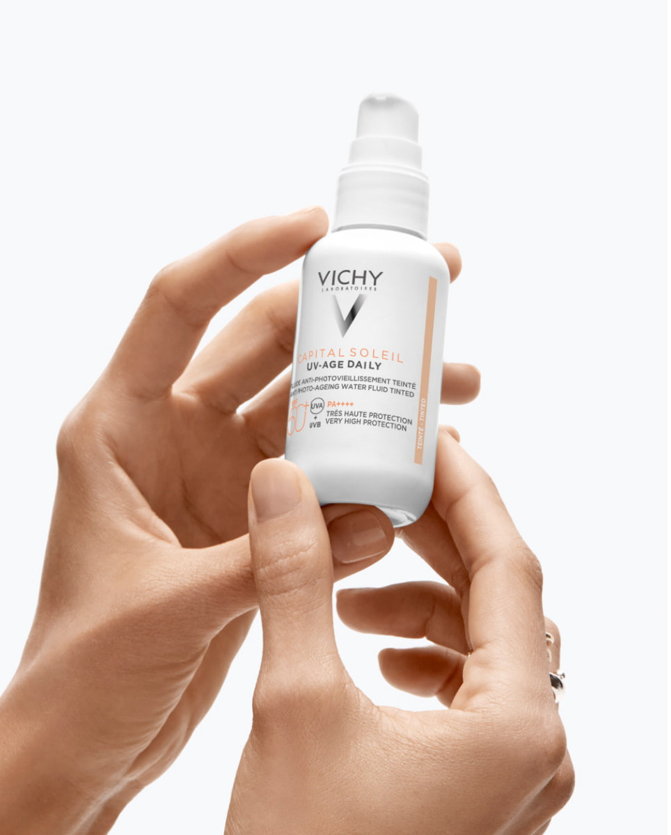 нажмите на дозатор