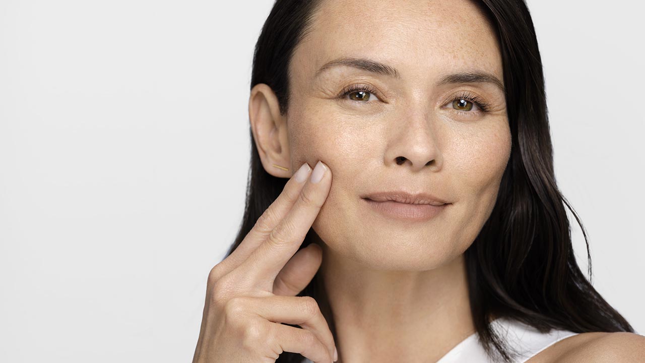 Климакс и старение кожи лица у женщин: правильный уход за кожей при менопаузе