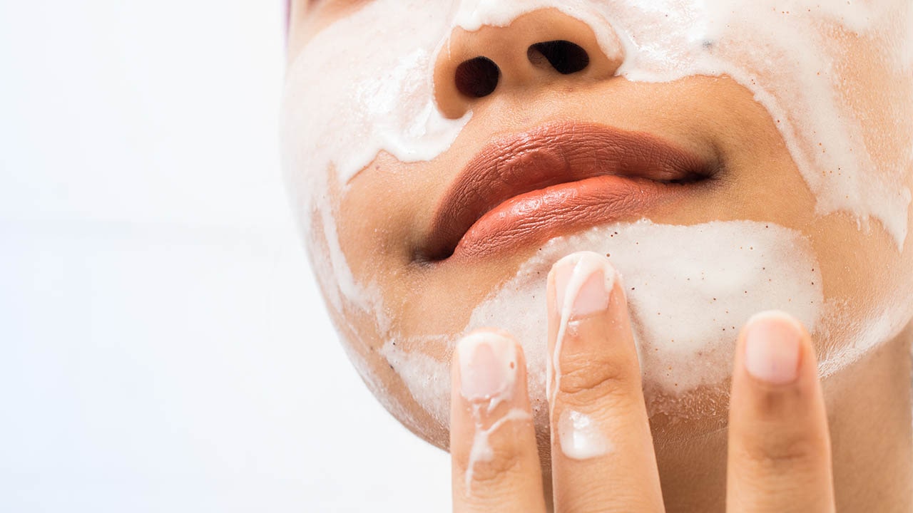 Очищение кожи лица – не все так просто