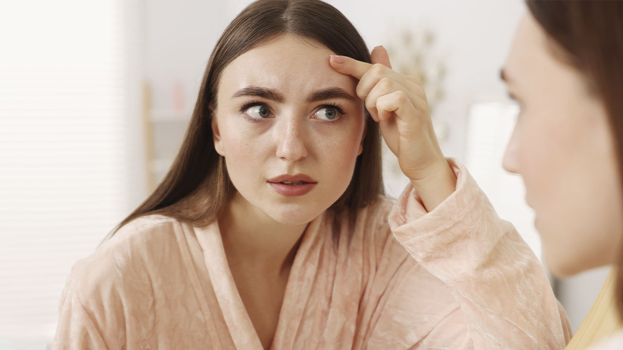 Гормональные прыщи: почему появляются и что делать?