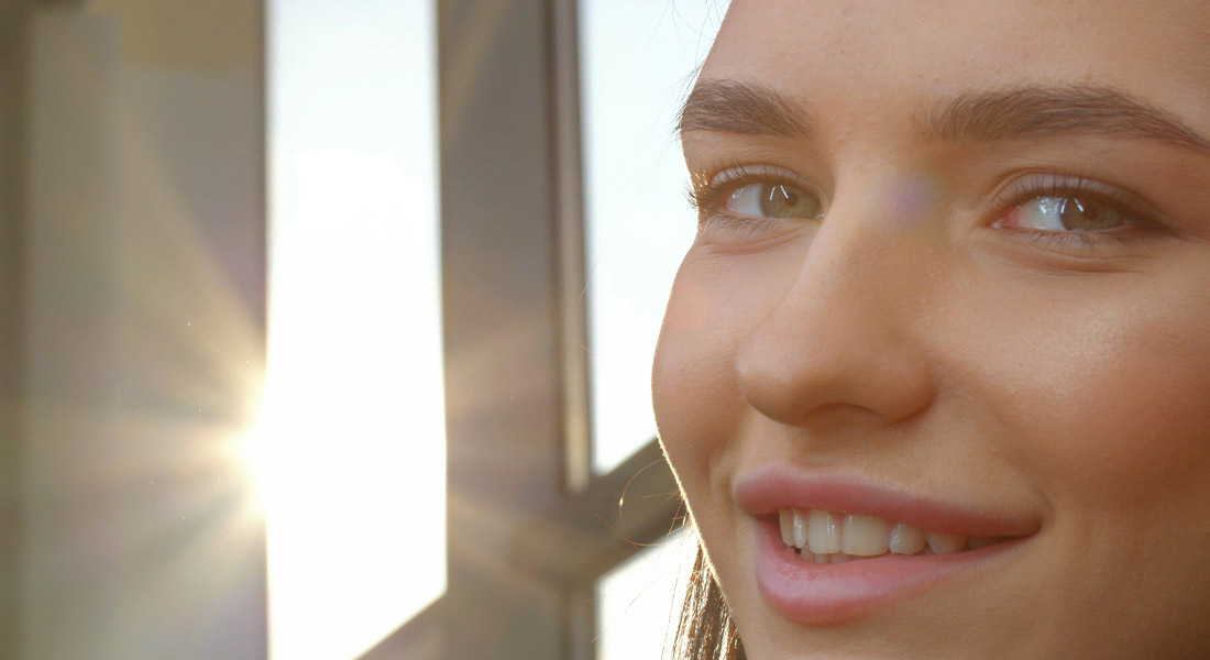 Можно ли загореть через оконное стекло