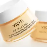 <b> NEOVADIOL </b> в период <br> менопаузы